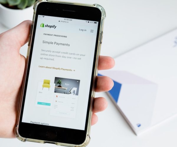 W jaki sposób Shopify API wspomaga e-commerce i wpływa na rozwój firmy?